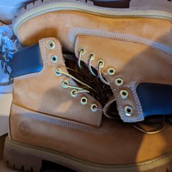 USED Timberland Boots Size 7.5