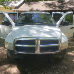 2004 DODGE RAM 1500 CLEAN PARTS TRUCK