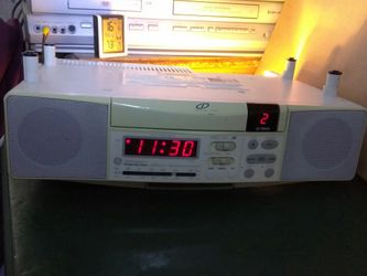 UNDER CABINET CD PLAYER RADIO READ DETAILS