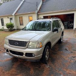 2004 Ford Explorer