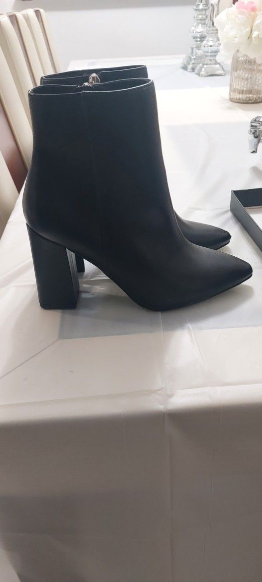 Boots Black Short