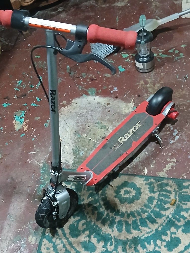 RAZOR SCOOTER