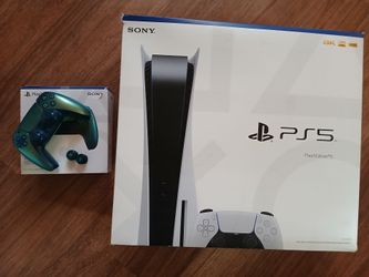 Playstation 5 Disc version, 2 Controllers, Cooling fan and more Extras