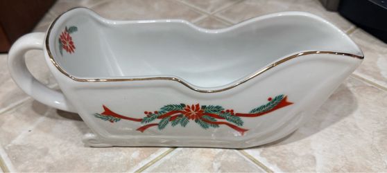 Tienshan Fine China "Poinsettia & Ribbons" sleigh-shaped gravy boat  gold trim
