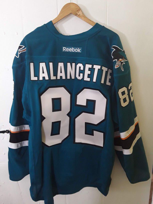 SJ Sharks X Warriors Limited Zoom Jersey for Sale in Patterson, CA - OfferUp