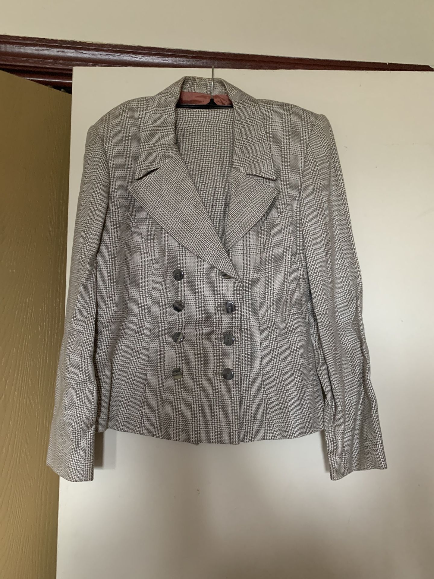 Grey Women’s Skirt And Blazer Size 6