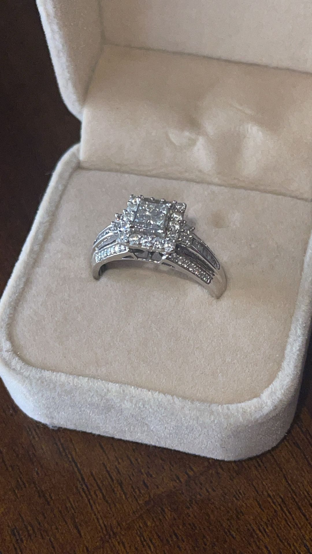 1 Karat Engagement Ring White Gold Size 9