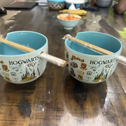 Hogwarts Noodle bowls with Chopsticks