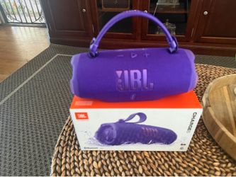 JBL CHARGE6. New in the box