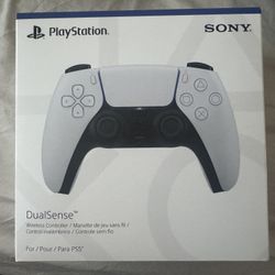 New unopened PS5 controller 