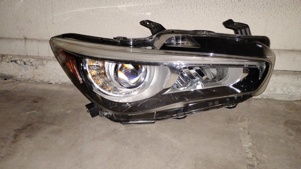 Part  2014-22  Infiniti Q, 50. OEM