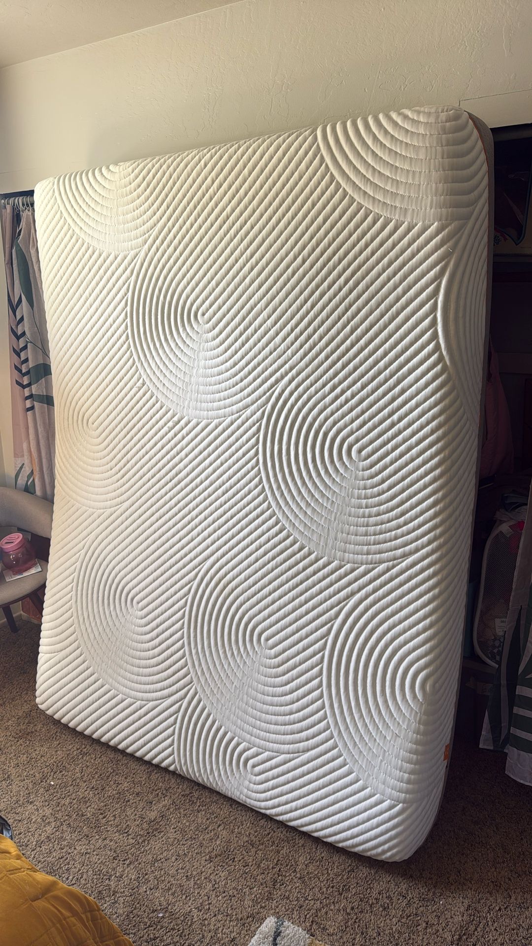 Queen Sized Tempur-pedic Mattress 