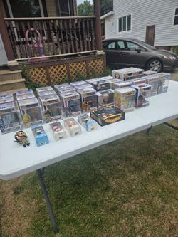 garage sale in between louis pizza and Sheridan road
