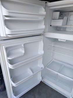 FRIGIDAIRE FRIDGE FREEZER