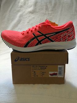 WOMEN’S ASICS SIZE: 9
