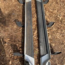 Toyota Tundra running board/side steps 