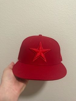Red Dallas Cowboys Cap with embroidered star size 7 3/8