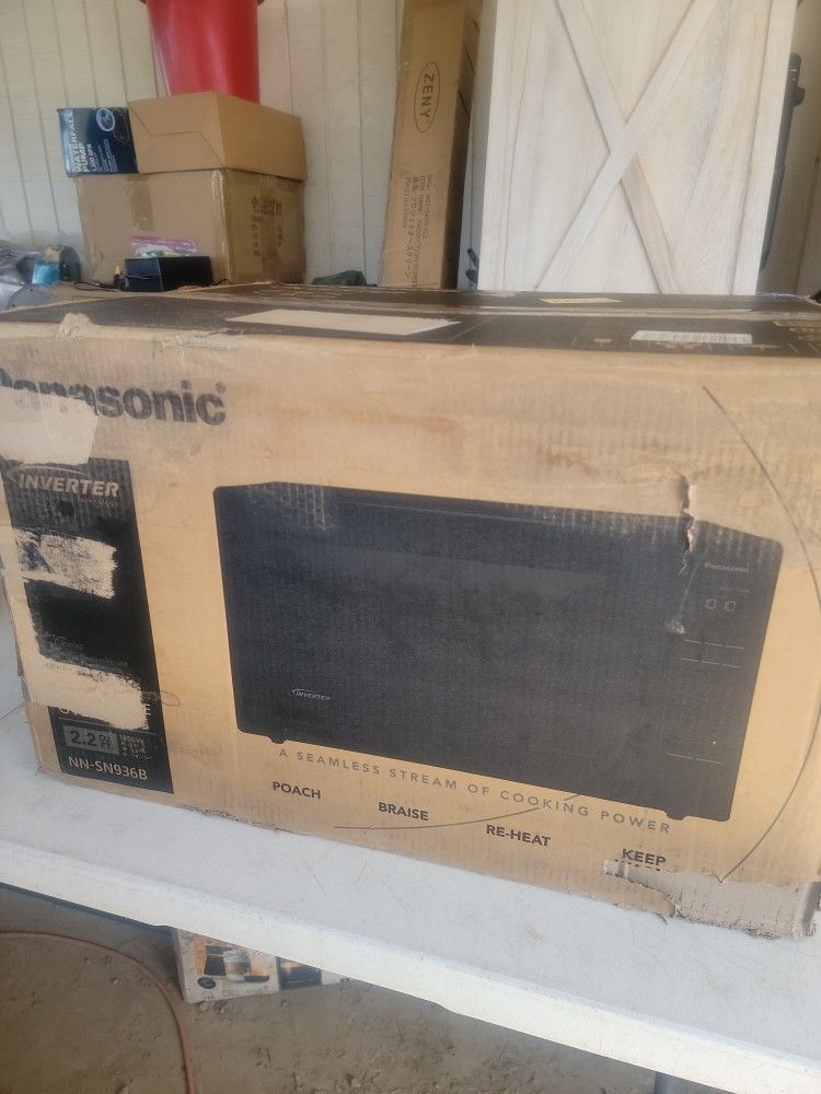 Panasonic Inverter Precision Cook Technology Black Microwave Oven 2.2 Cu.ft. 1250w