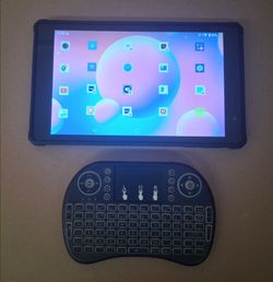Tablet Entertainment System With Wireless Keyboard And Mouse For Movies Music Games And TV Shows