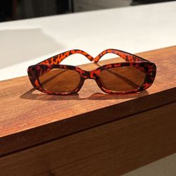 TORTOISE SUNGLASSES NEW