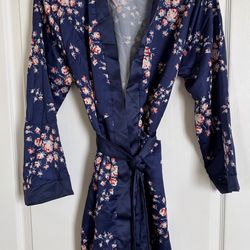 Women’s navy blue/pink floral robe