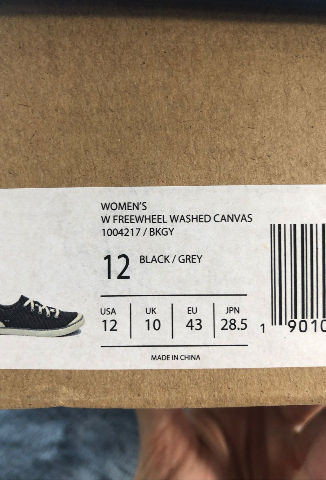 Free women’s size 12 shoes**pending pick up**