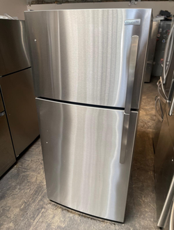 Deal: Stainless Frigidaire Top Mount – clean inside, ready to go