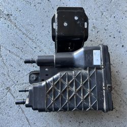 2015-2020 CHEVY TAHOE OEM FUEL EVAPORATOR CHARCOAL CANISTER (contact info removed)8