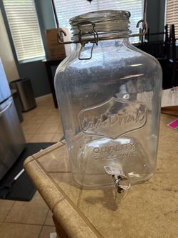 Glass Beverage Dispenser with Spigot