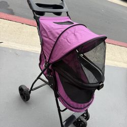 PetGear Dog cat stroller in like new condition. Used a Few times