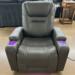 Amazing Power Recliner!