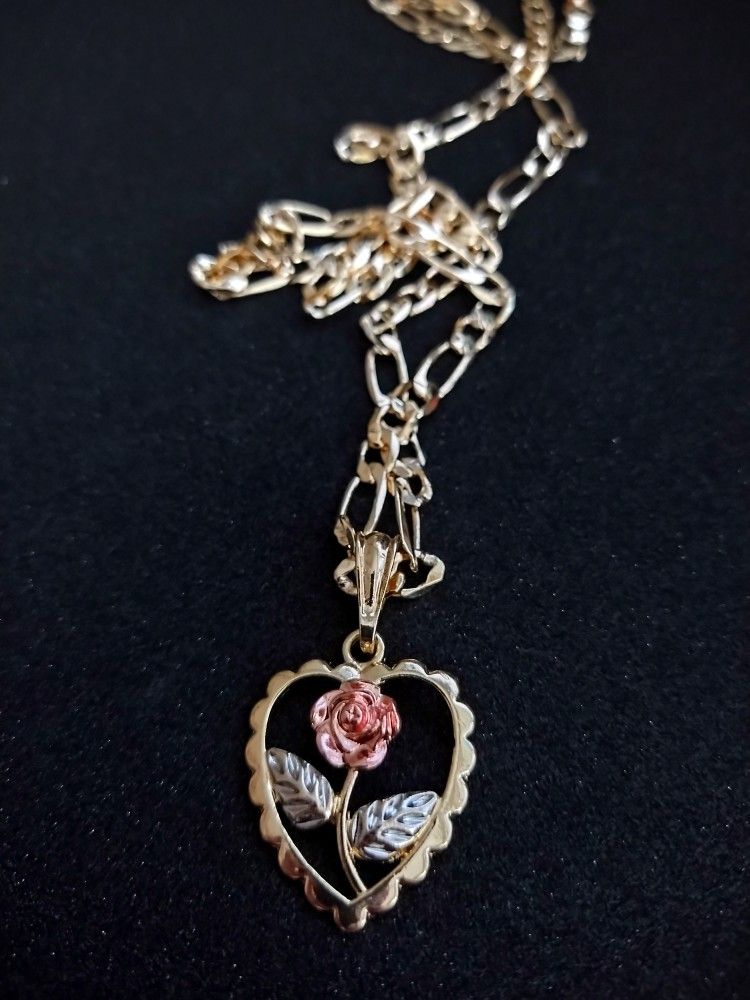 Rose Heart Pendant W Chain