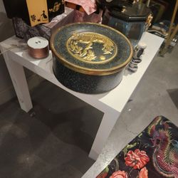 White Side/end Table Great Condition 