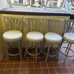 ⭐️⭐️⭐️ BAR STOOLS - SET OF 4, SWIVEL, EXCELLENT CONDITION, LIKE NEW ⭐️⭐️⭐️