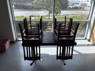 Dining table and chair set