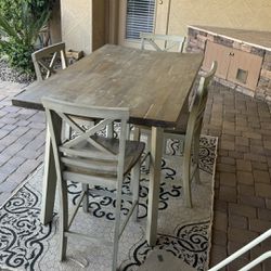 Outdoor Table and Chairs 