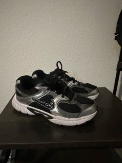 Nike Kids' Grade School V5 RNR