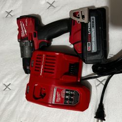 M18 Fuel Brushless Cordless 1/2 Hammer Drill/driver ,cargador Rapidly Batería 8.0 Nievos$$300$290