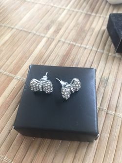 Crystal bow stud earrings