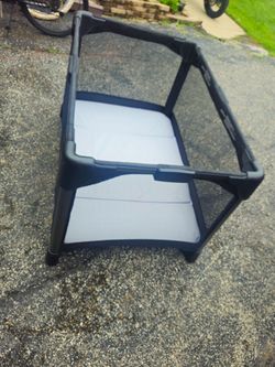 Baby Trend  /  Corral Portatil