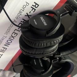 TASCAM TH-200X Studio Headphones