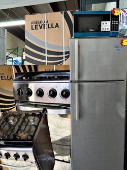 Todo por $569 Estufa acero inoxidable de gas 20”, Refrigerador Silver 22” microondas acero inoxidable (todo nuevo)