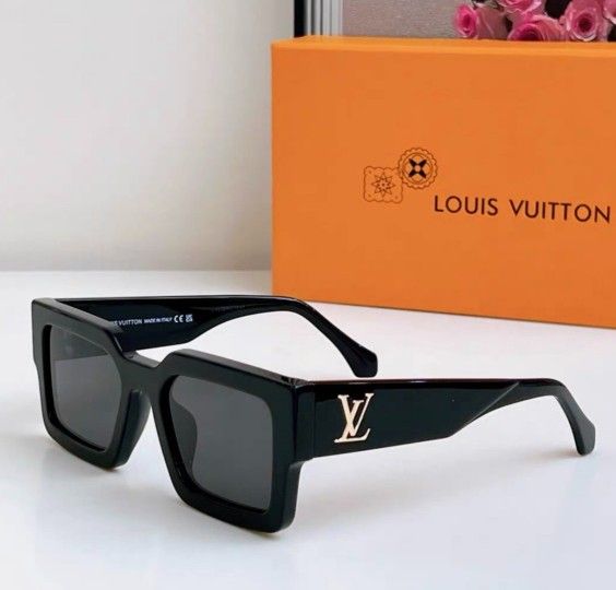 Louis Vuitton sunglasses, Black Gold