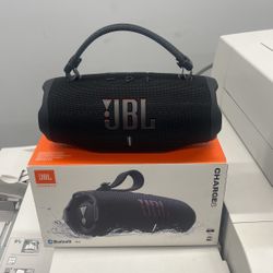 JBL Charge 6