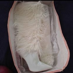 White Fur Knee-High Boots – Size 9 – NEW – LOCAL PICKUP ONLY