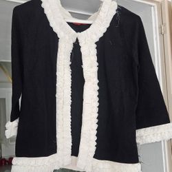 Loehmann's sweater Bust 34" L22"