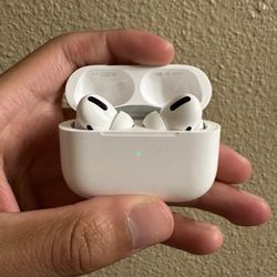 AirPods Pro — *SELLING FAST* (Last 3) | Best Offer