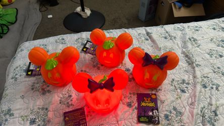 Disney Halloween Mickey Minnie Pumpkin Light-Up Figures