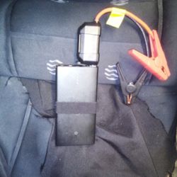 YADA Jump Box With Wireless Charging 
