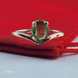 14K Yellow Gold Peridot Gemstone Cocktail Ring Size 6 - Solid Gold!/ Anillo de Oro con Peridoto! 👌🎁Post Tags: Anillo de Oro